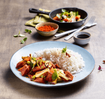 Plant-Based Paprika Chunks mit Grillgemüse und Reis