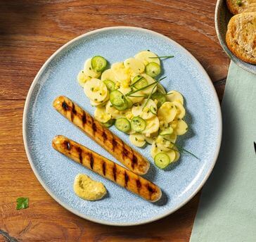 The Green Mountain Plant-Based Bratwurst mit Kartoffelsalat Vegan